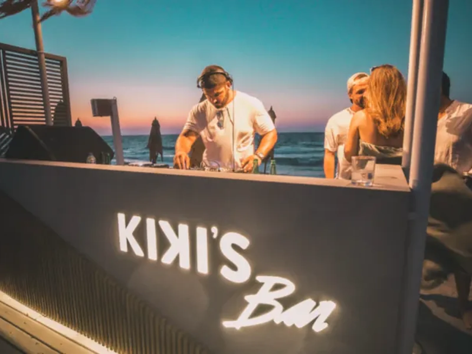 Kiki's — Hacienda White